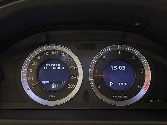 Volvo XC70 18 of 27