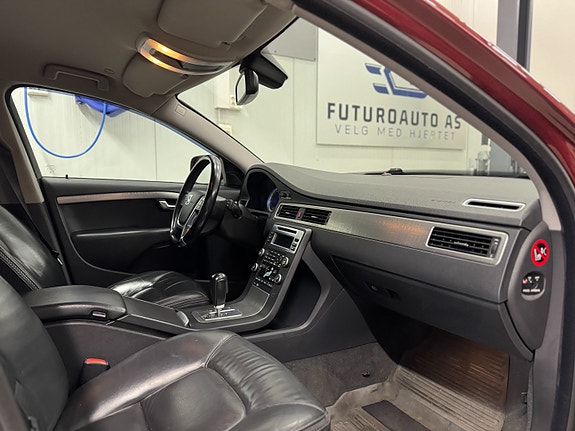 Volvo XC70 11 of 27