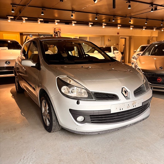 Renault Clio 8 of 8