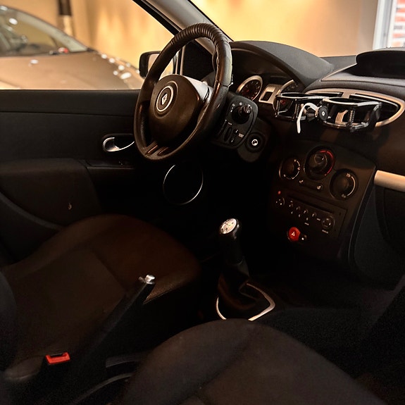 Renault Clio 3 of 8