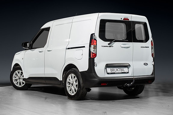 Ford Transit Courier 4 of 27
