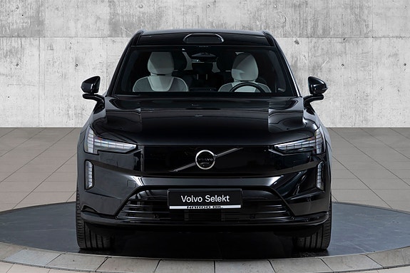 Volvo EX90 3 of 30