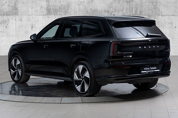 Volvo EX90 7 of 30