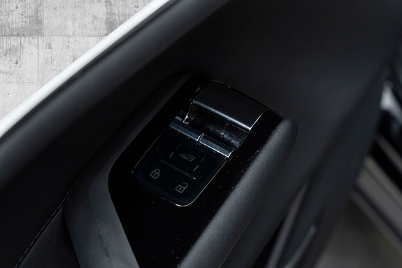 Volvo EX90 24 of 30