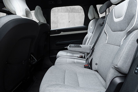 Volvo EX90 27 of 30