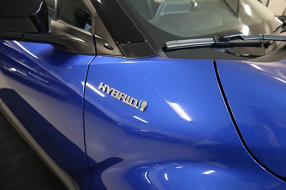 Toyota C-HR 10 of 30