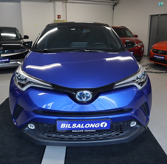 Toyota C-HR 6 of 30