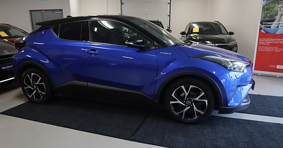 Toyota C-HR 4 of 30