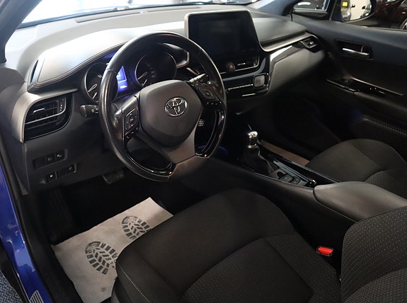 Toyota C-HR 23 of 30