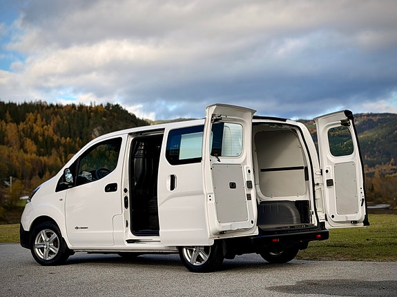 Nissan e-NV200 4 of 28
