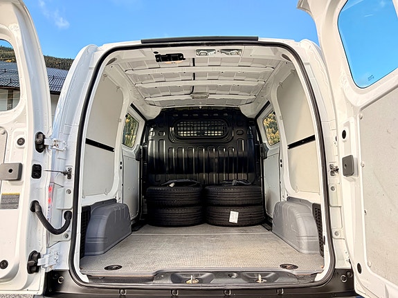 Nissan e-NV200 14 of 28
