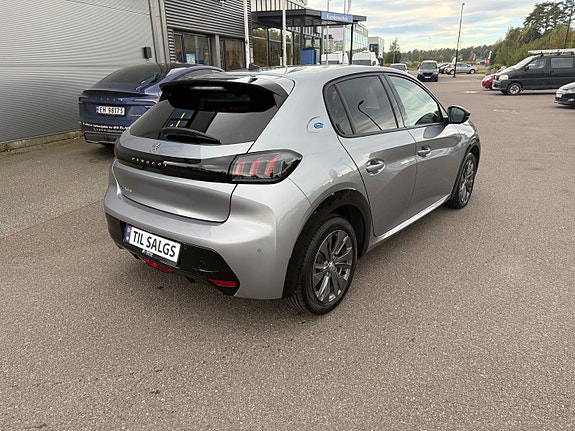 Peugeot e-208 5 of 24