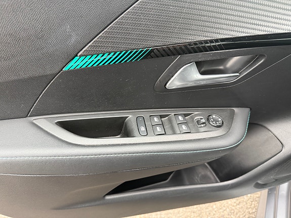 Peugeot e-208 15 of 24