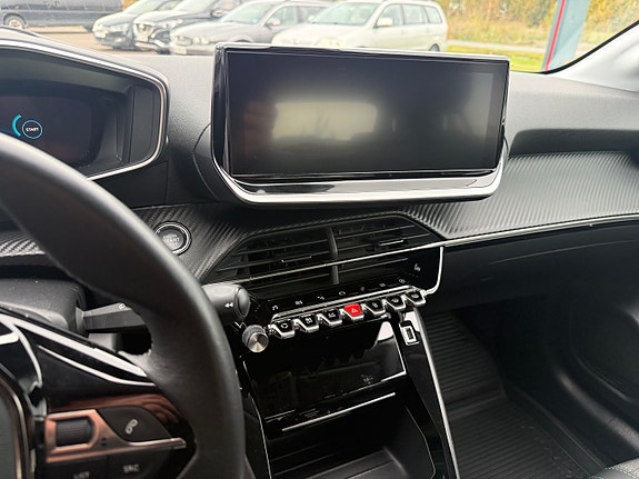 Peugeot e-208 13 of 24