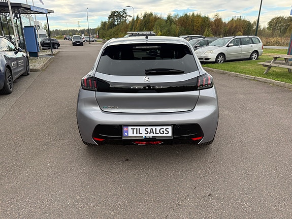 Peugeot e-208 6 of 24