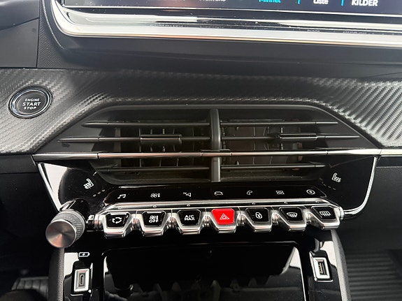 Peugeot e-208 23 of 24