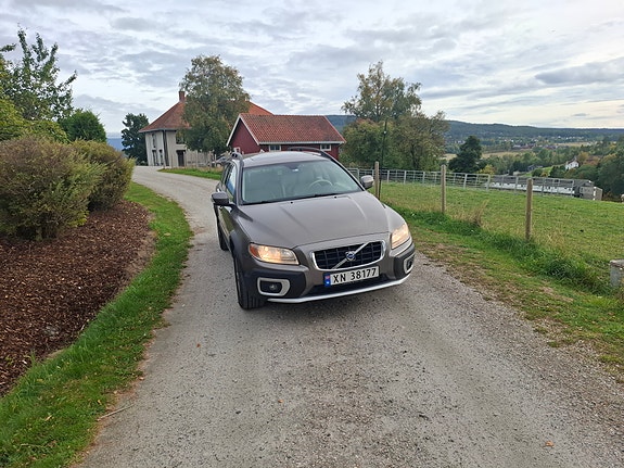 Volvo XC70 10 of 13