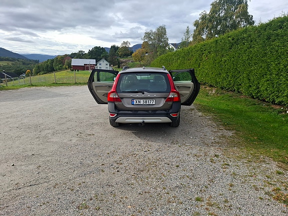 Volvo XC70 5 of 13
