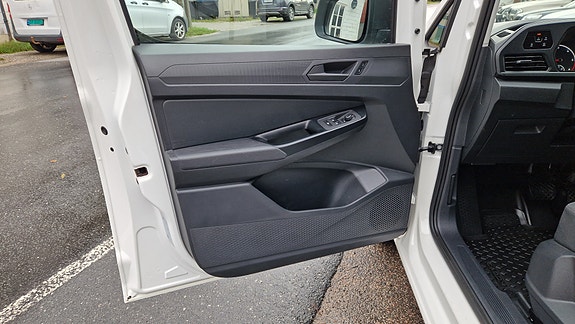 Volkswagen Caddy 12 of 30