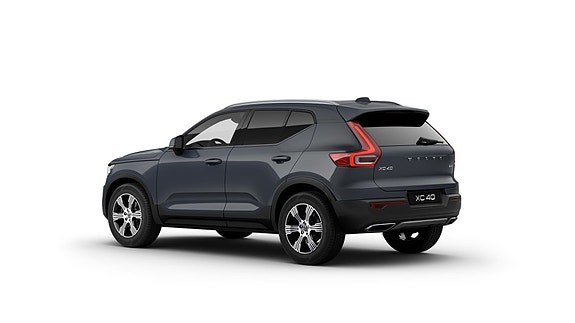 Volvo XC40 3 of 16