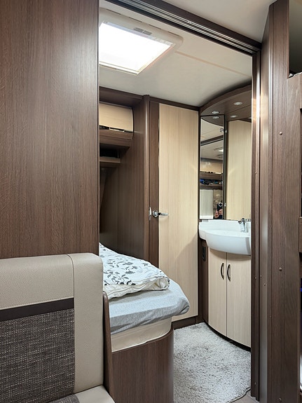 Hobby 720 UKFE Prestige med spikertelt og platting 23 of 26