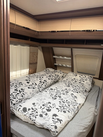 Hobby 720 UKFE Prestige med spikertelt og platting 24 of 26
