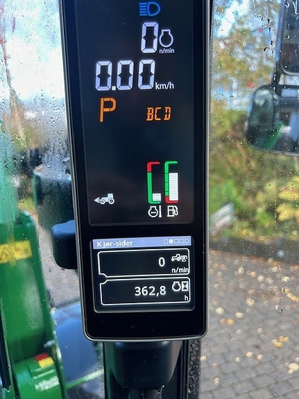John Deere 5100R 10 of 12