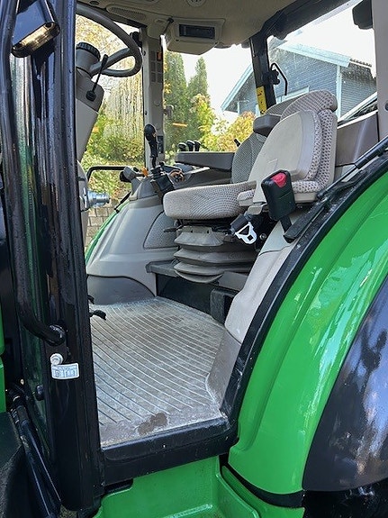 John Deere 5100R 8 of 12