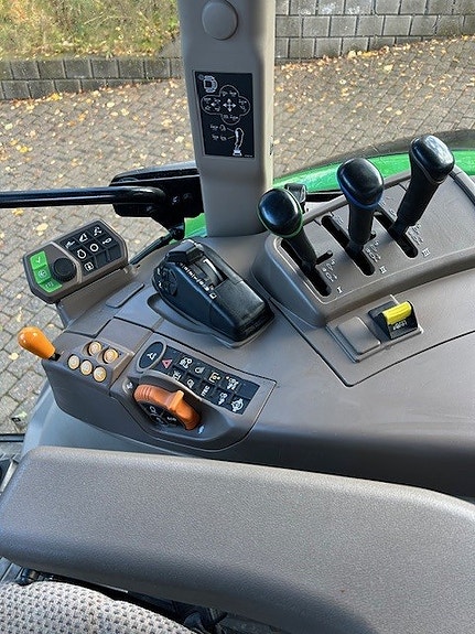 John Deere 5100R 9 of 12