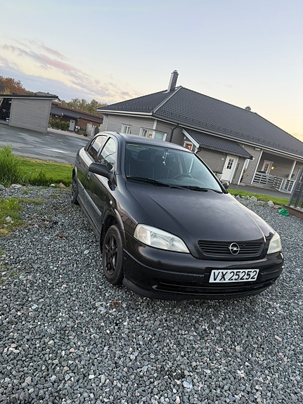 Opel Astra 2 of 4