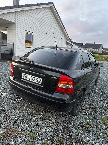 Opel Astra 3 of 4
