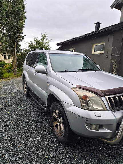 Toyota Land Cruiser 4 of 7