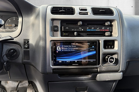 Toyota HiAce 14 of 23