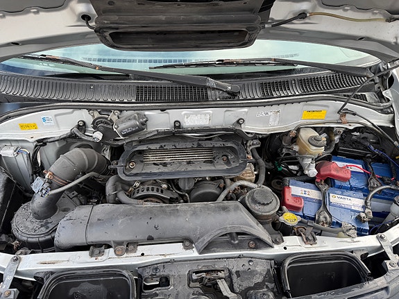 Toyota HiAce 21 of 23