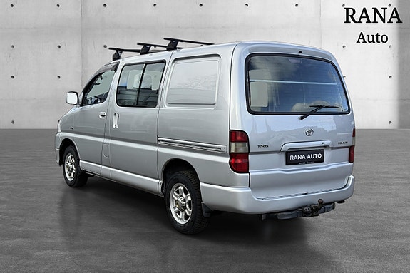 Toyota HiAce 5 of 23