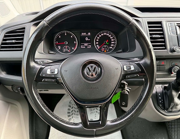 Volkswagen Transporter 18 of 30