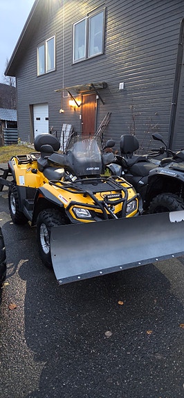 Can-Am Outlander MAX XT 650 2 of 3