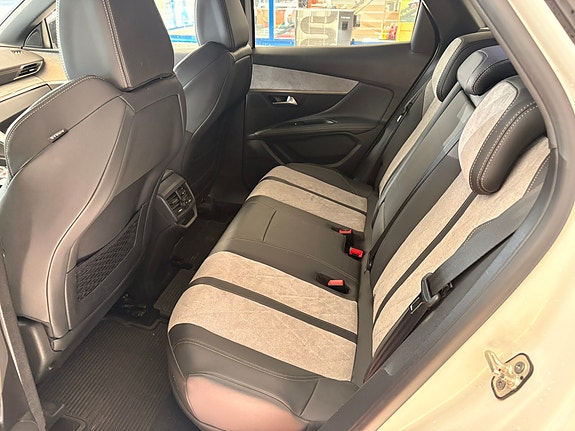 Peugeot 3008 7 of 18