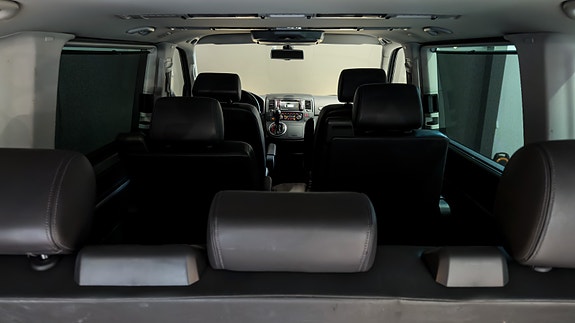 Volkswagen Multivan 12 of 30