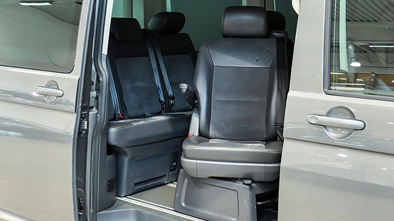 Volkswagen Multivan 14 of 30