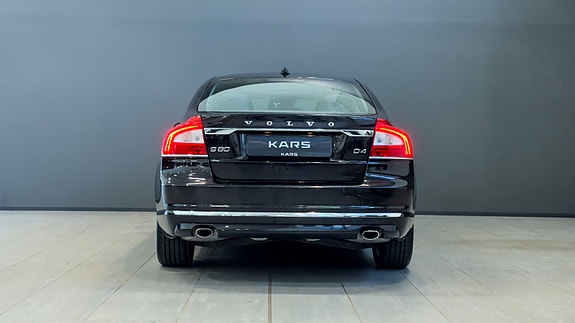 Volvo S80 4 of 30