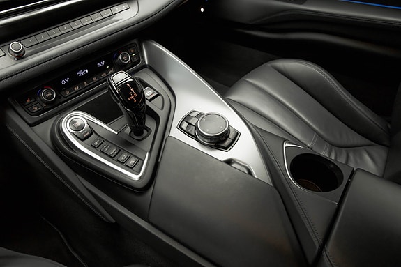 BMW i8 26 of 30