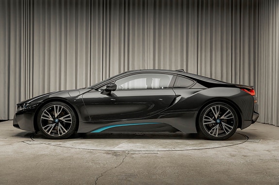 BMW i8 10 of 30