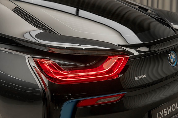 BMW i8 14 of 30