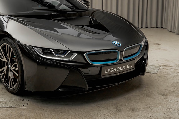 BMW i8 3 of 30