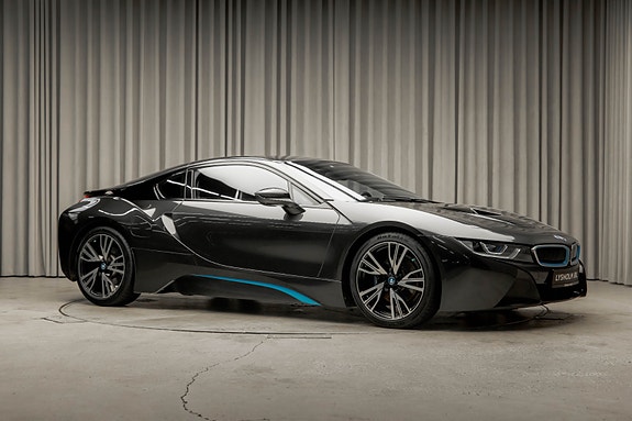 BMW i8 2 of 30