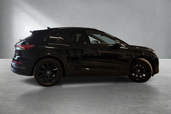 Audi Q4 e-tron 6 of 30