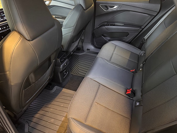 Audi Q4 e-tron 14 of 30