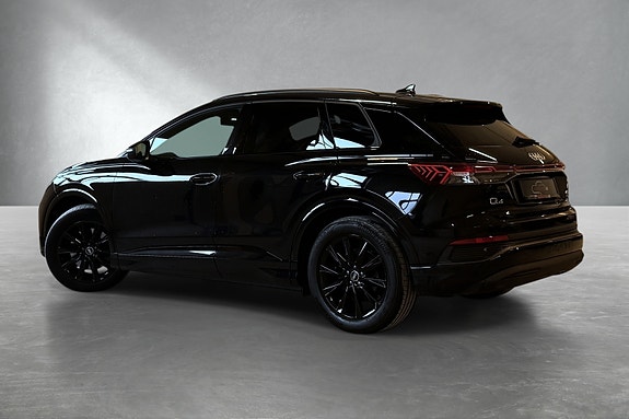 Audi Q4 e-tron 7 of 30