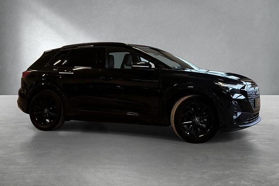 Audi Q4 e-tron 5 of 30